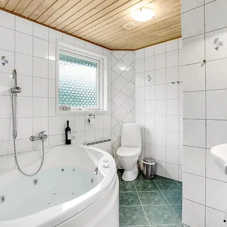 5 Bedroom Lovely In Romo Holiday home