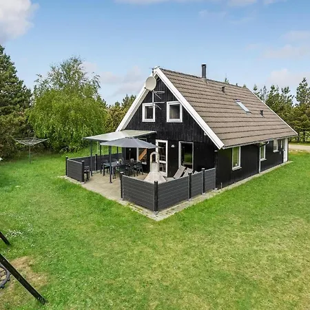 5 Bedroom Lovely In Romo Toftum (Syddanmark)