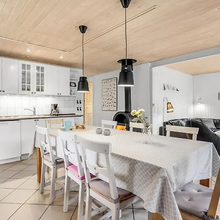 Holiday home 5 Bedroom Lovely In Romo *