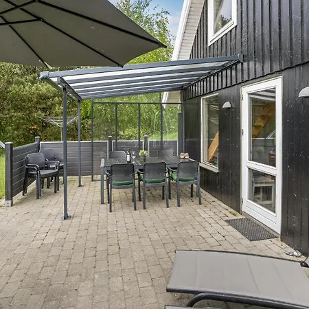 5 Bedroom Lovely In Romo Holiday home *
